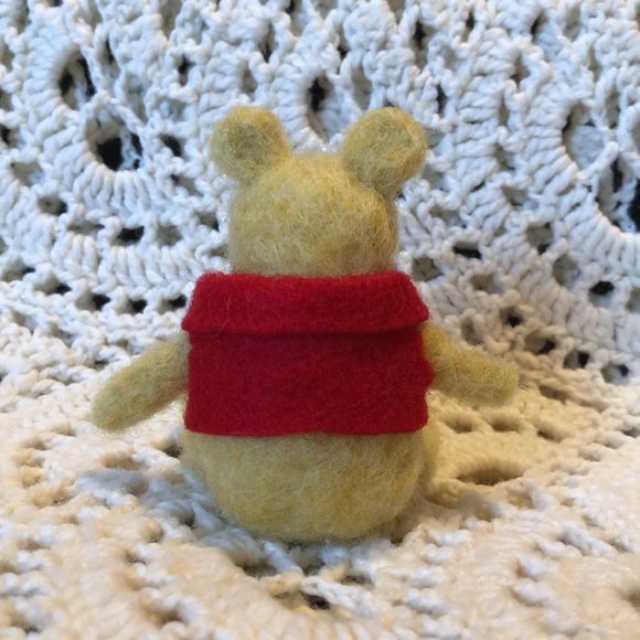 Needle Felted Winnie the Pooh Bear handmade sweet gift collectable - Picture 5 of 7
